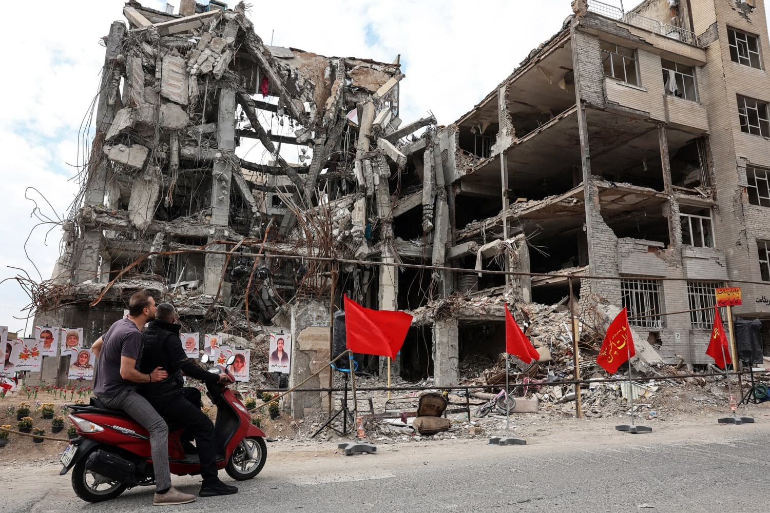 特朗普称伊朗战争“接近结束”并预言股市大涨，参议院再次否决战争权力决议