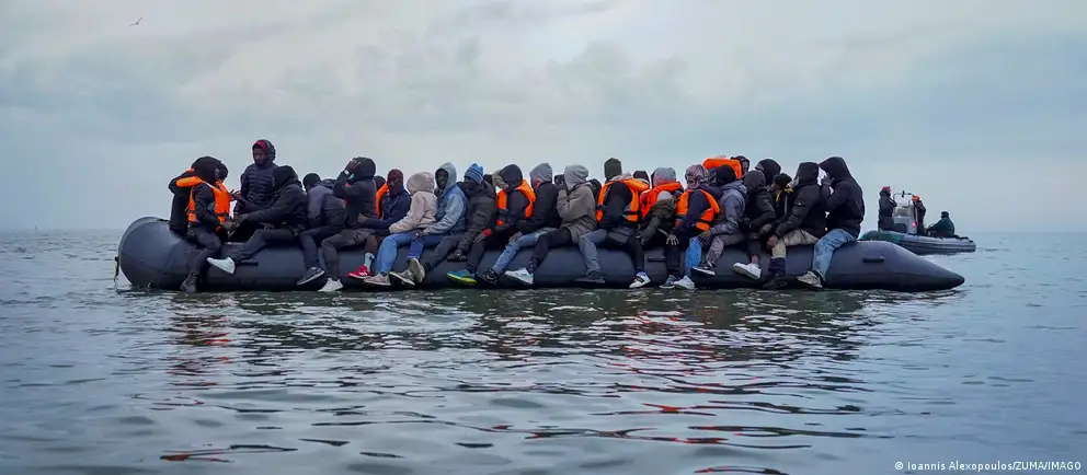 UK and France Agree Three-Year Deal to Curb Channel Crossings