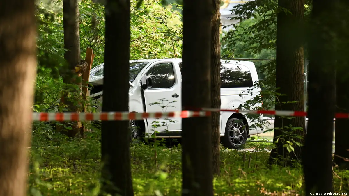 柏林骄傲游行遭货车冲撞致1死16伤 德国警方全力搜捕在逃嫌疑人
