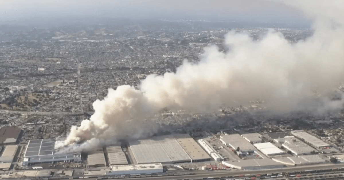 Boyle Heights Warehouse Fire Spreads Heavy Smoke Across Los Angeles