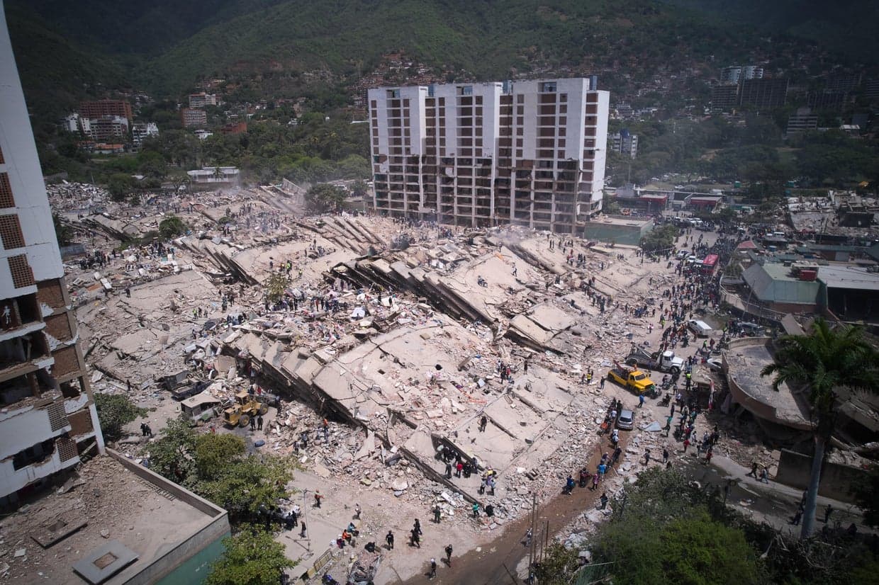 Venezuela Twin Earthquakes Kill 1,430 as International Rescue Teams Join Search