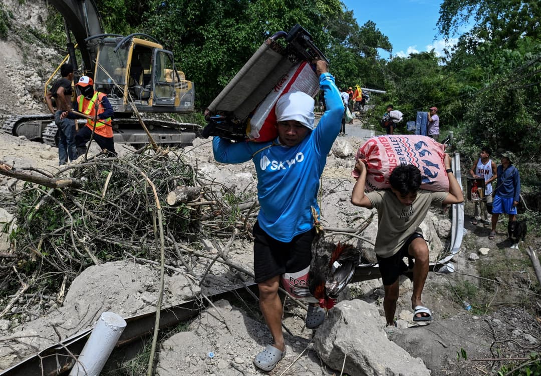 Philippine Mayor Pleads for Helicopters to Deliver Food After Deadly Earthquake