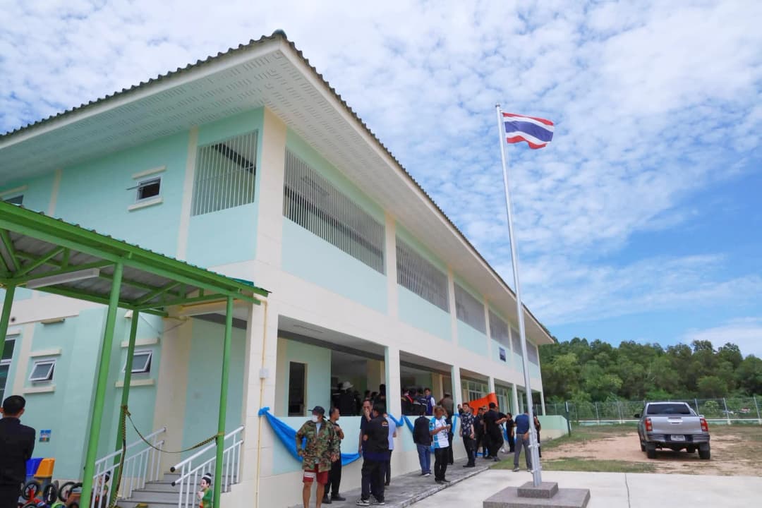 Gunman Kills Kindergarten Teacher in Thailand as 44 Children Evacuate Safely