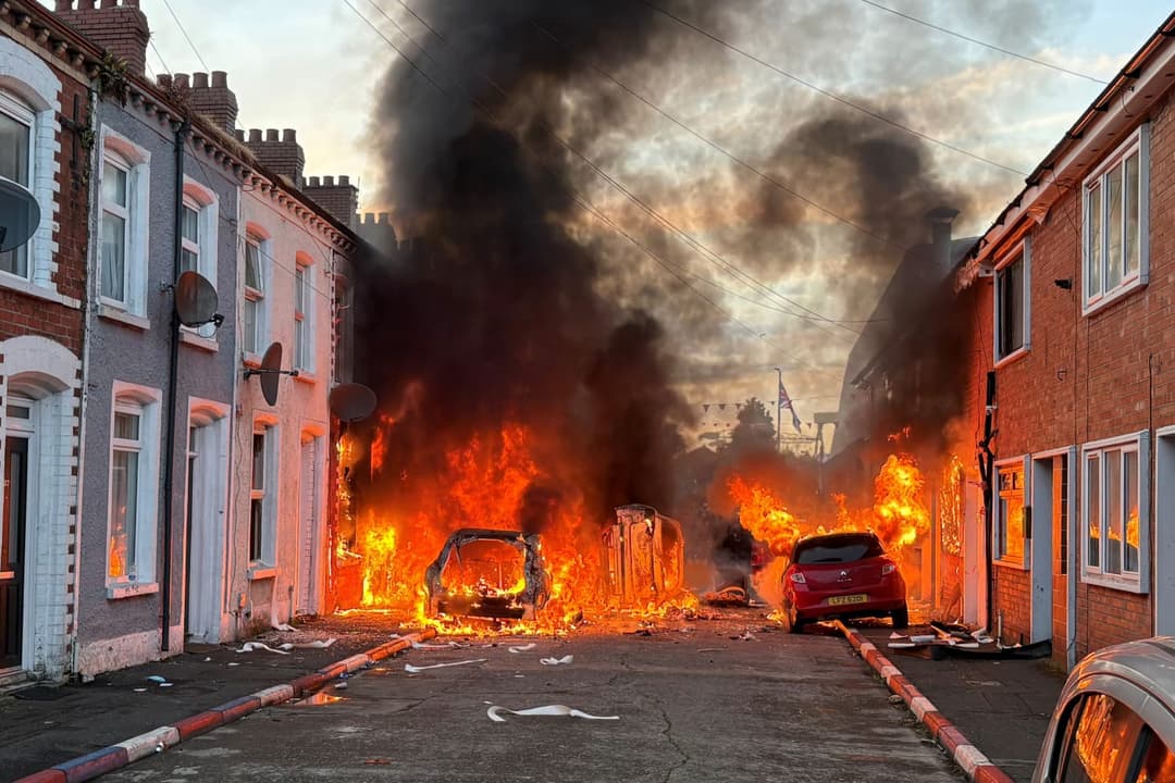 UK Leaders Call for Calm as Violent Anti-Immigration Protests Erupt in Belfast