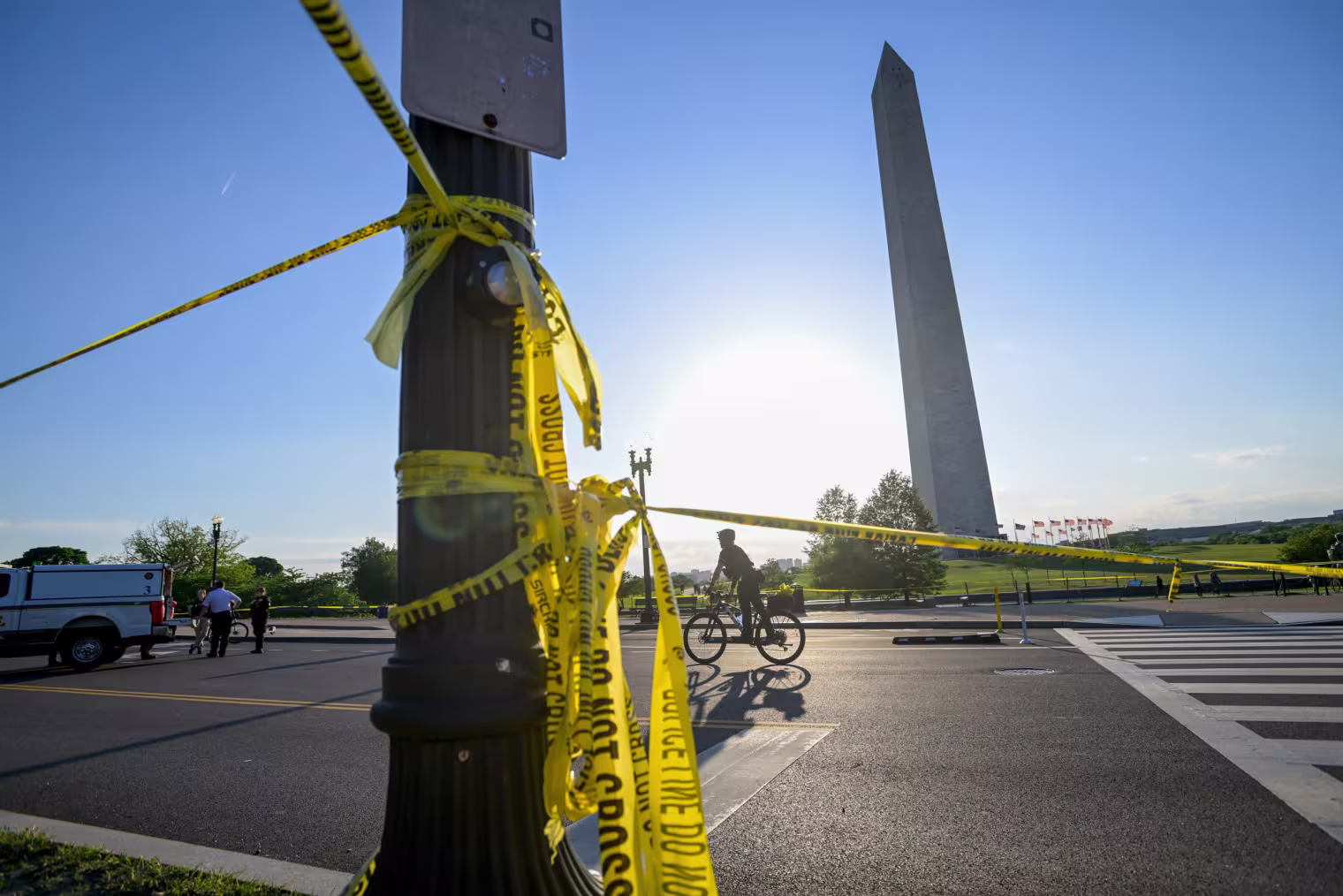 Secret Service Shoots Armed Suspect Near Washington Monument After Gunfire