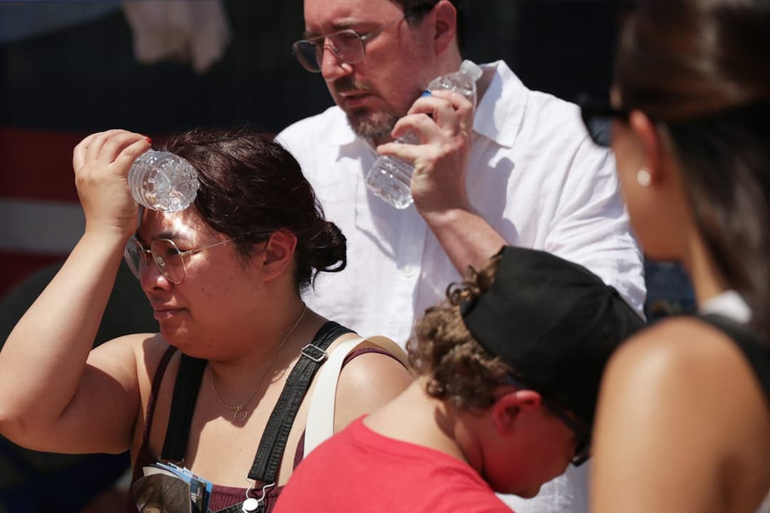 Extreme Heat Sweeps Central and Eastern US, Disrupting Independence Day Celebrations and Straining Power Grid