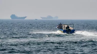 US and Iranian Blockades Bring Strait of Hormuz Shipping to a Near Standstill