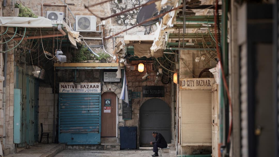 War and Security Restrictions Overshadow Easter at Jerusalem's Holy Sepulchre