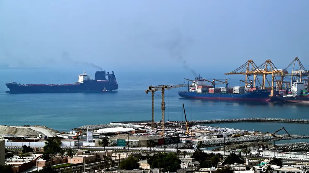 US Airstrikes on Iran Disrupt Strait of Hormuz Shipping Traffic